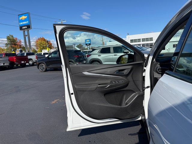 Used 2023 Chevrolet Bolt EUV LT w/ Comfort Package FWD image 23