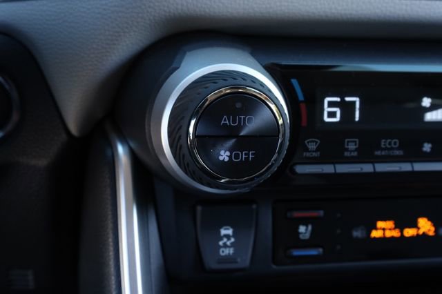 Used 2025 Toyota RAV4 Limited w/ Advanced Technology Package image 28