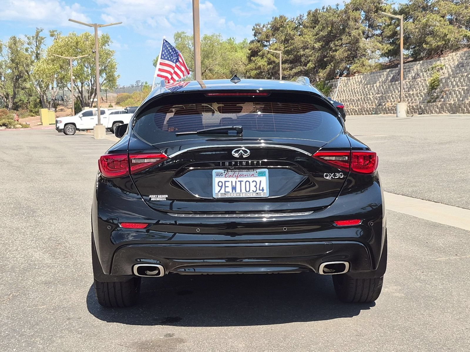 Used 2019 INFINITI QX30 w/ Navigation Package FWD image 4