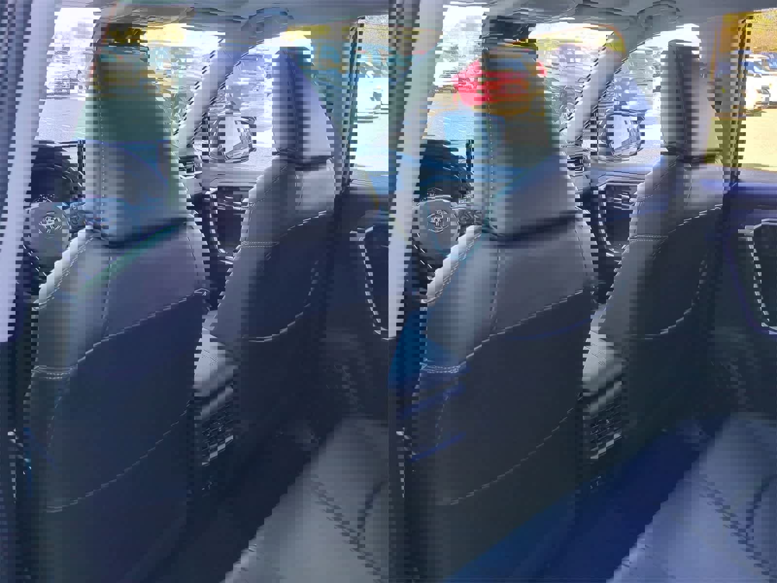 Used 2019 Toyota RAV4 XLE Premium image 18