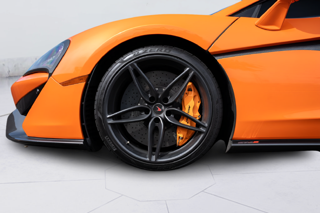Used 2018 McLaren 570S Spider RWD image 31