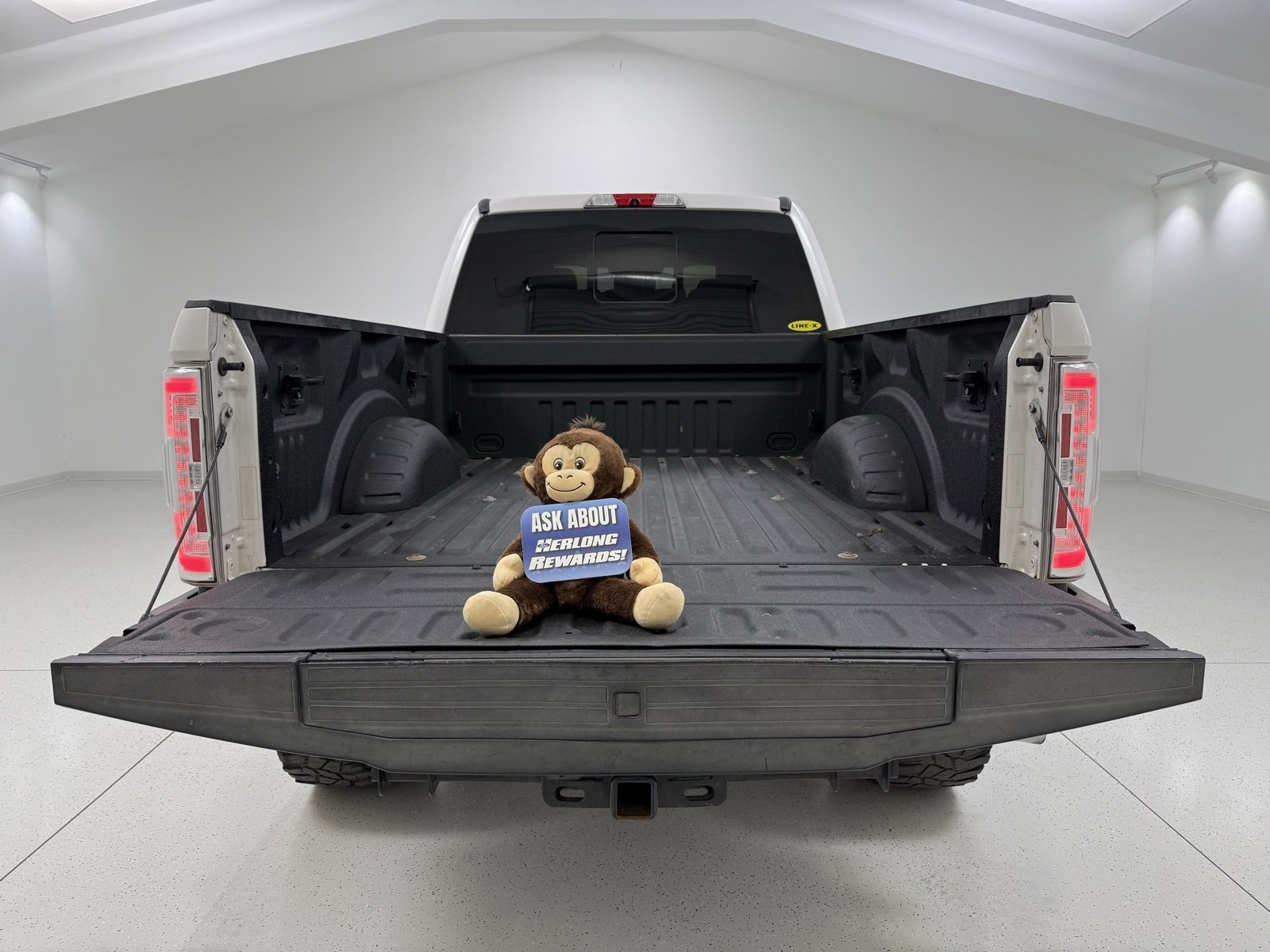 Used 2019 Ford F250 Platinum w/ Platinum Ultimate Package image 8