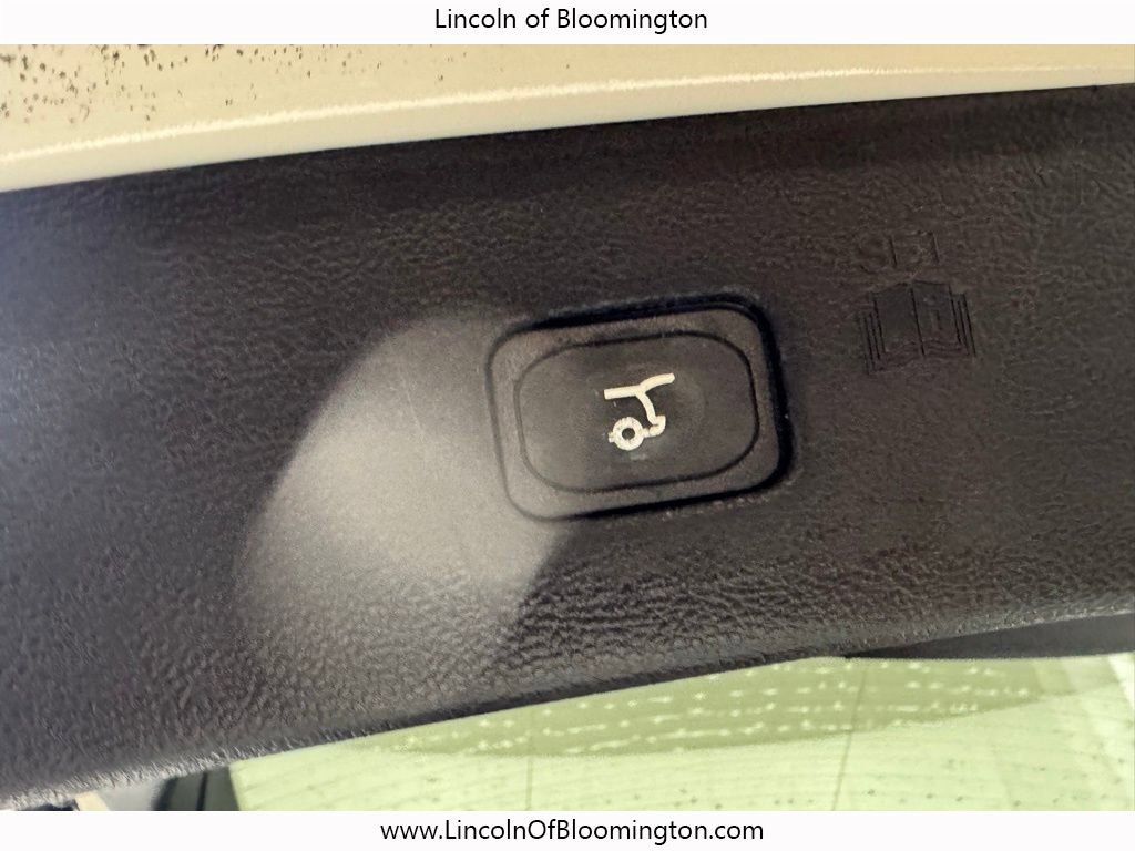 Used 2024 Ford Edge ST-Line image 26