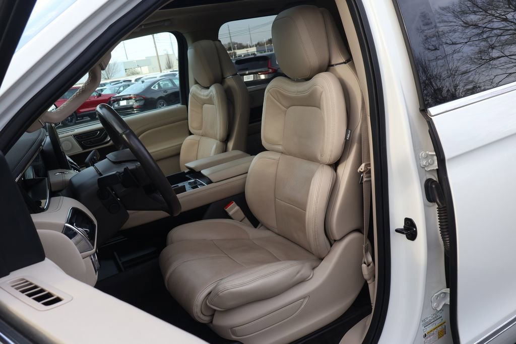 Used 2021 Lincoln Navigator L Reserve w/ Luxury Package image 36