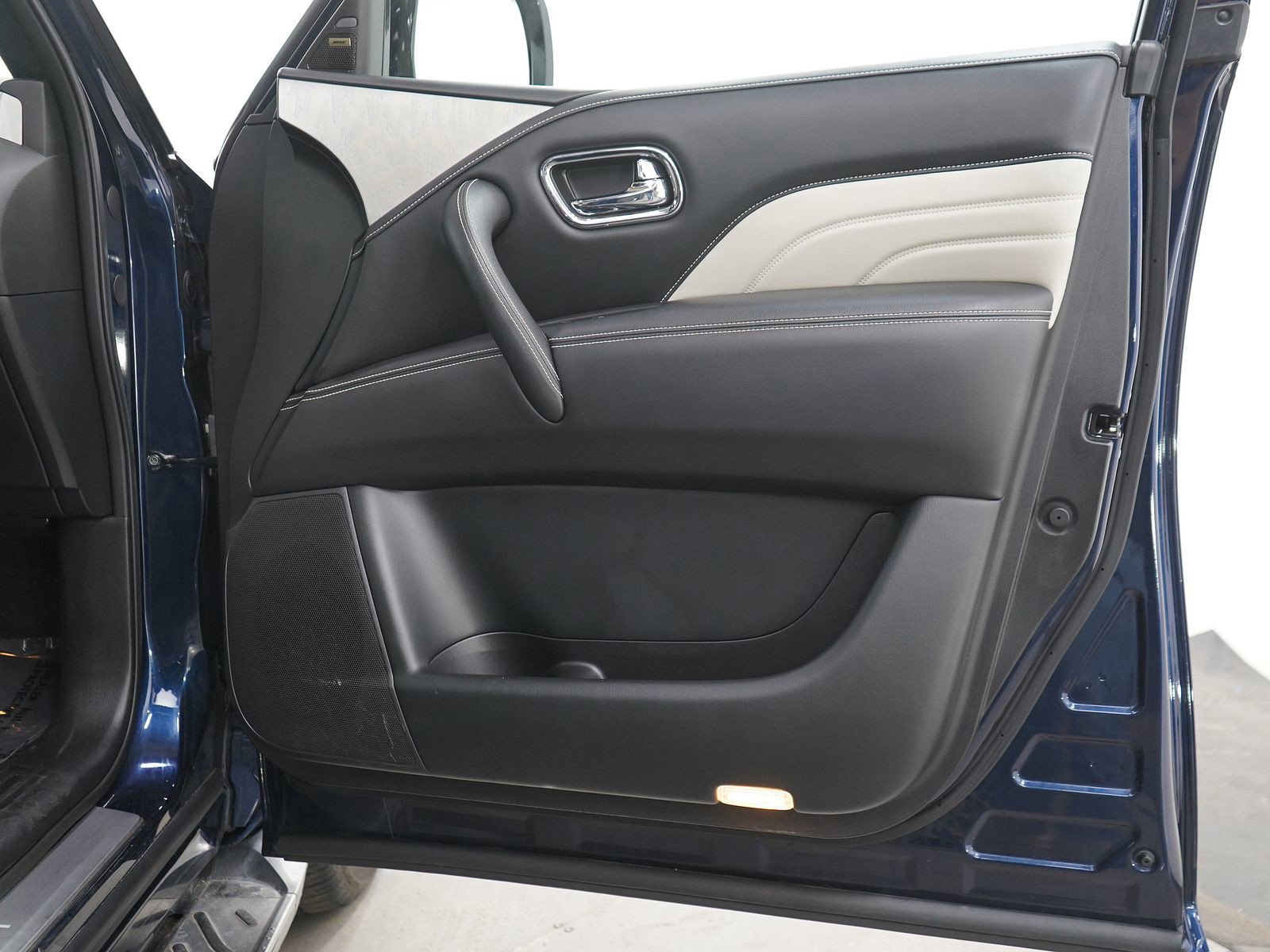 Used 2019 INFINITI QX80 Limited AWD/4WD image 8