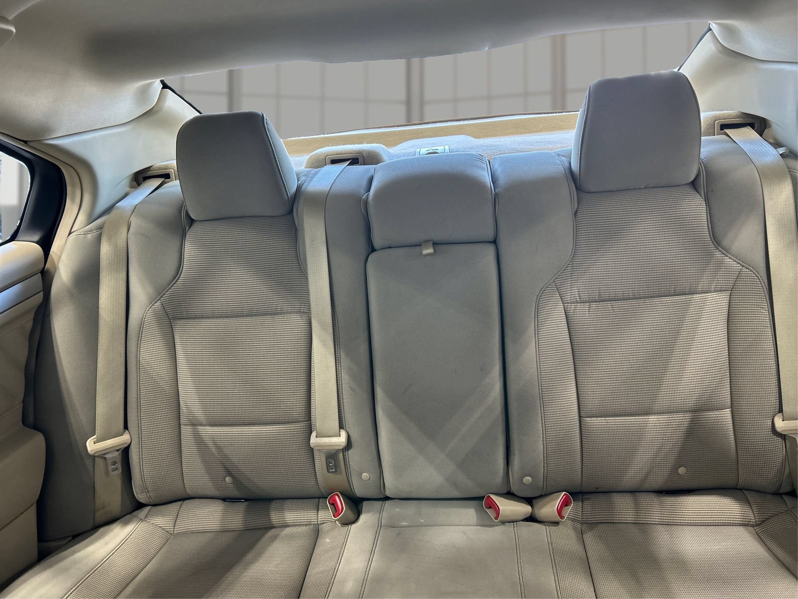 Used 2016 Ford Taurus SEL FWD image 12
