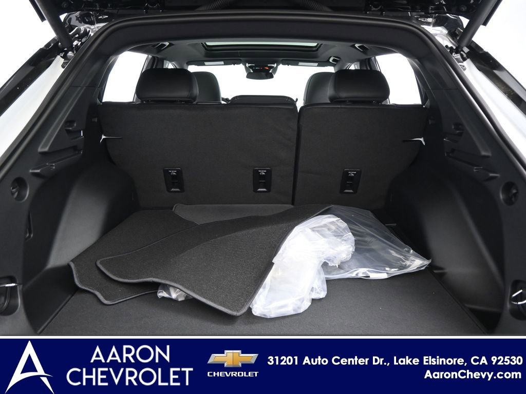 New 2026 Chevrolet Equinox EV LT w/ LPO, Blackout Package image 34