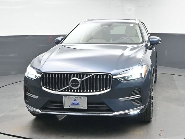 Used 2023 Volvo XC60 B5 Ultimate w/ Climate Package image 3