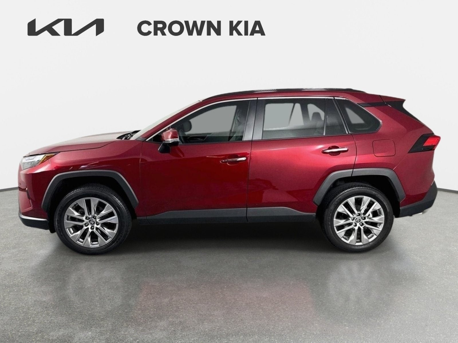 Used 2023 Toyota RAV4 Limited FWD image 9