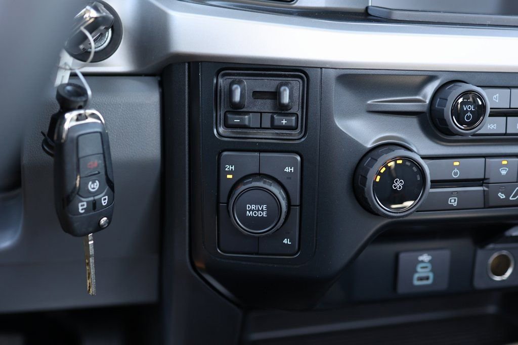 Used 2024 Ford F550 XL w/ XL Chrome Package image 36