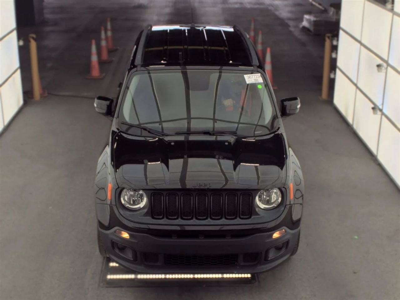Used 2017 Jeep Renegade Altitude FWD image 2