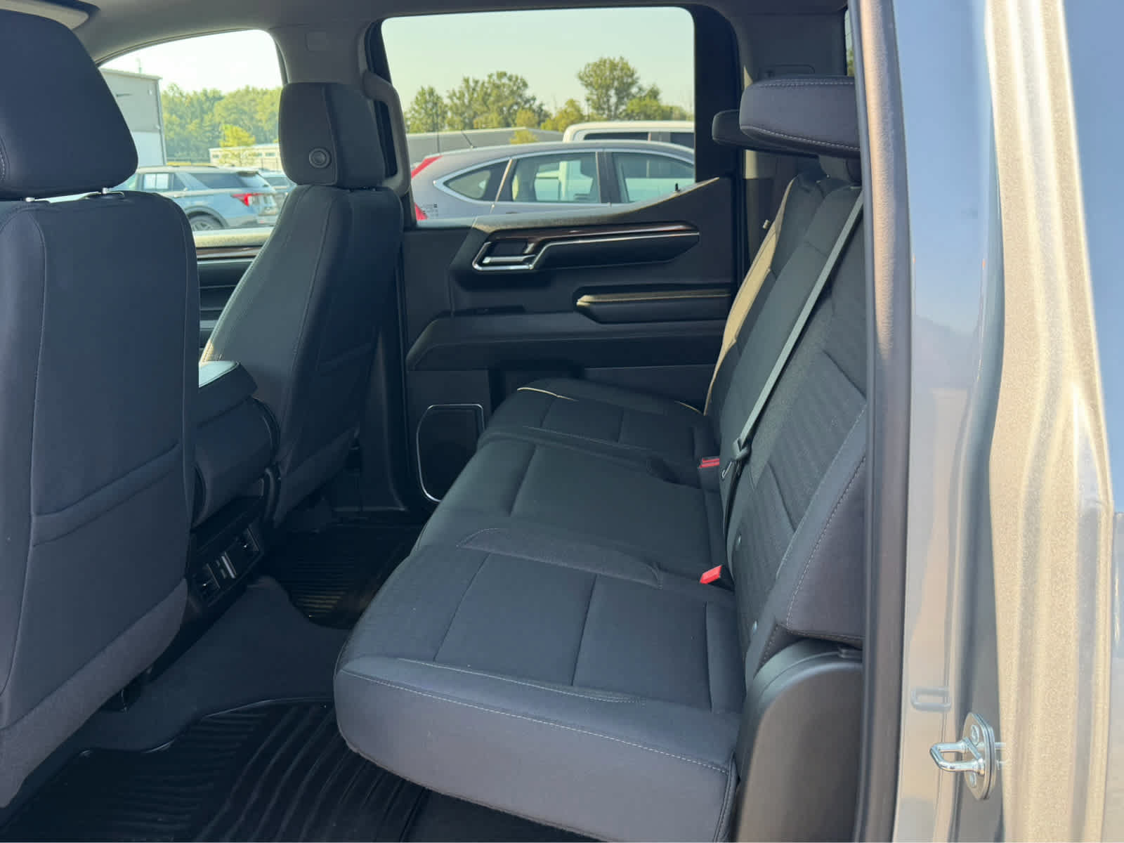 Used 2024 Chevrolet Silverado 1500 LT AWD/4WD image 19