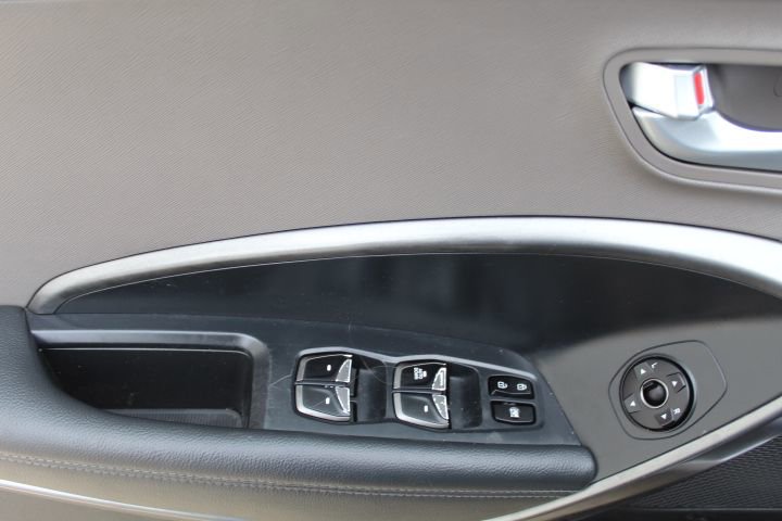 Used 2018 Hyundai Santa Fe Sport image 14