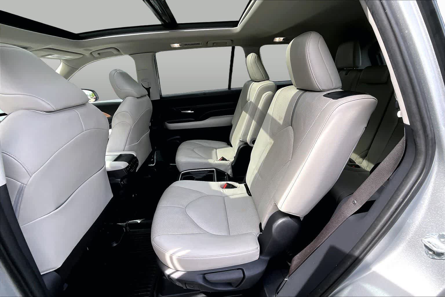 Certified 2024 Toyota Grand Highlander AWD image 20