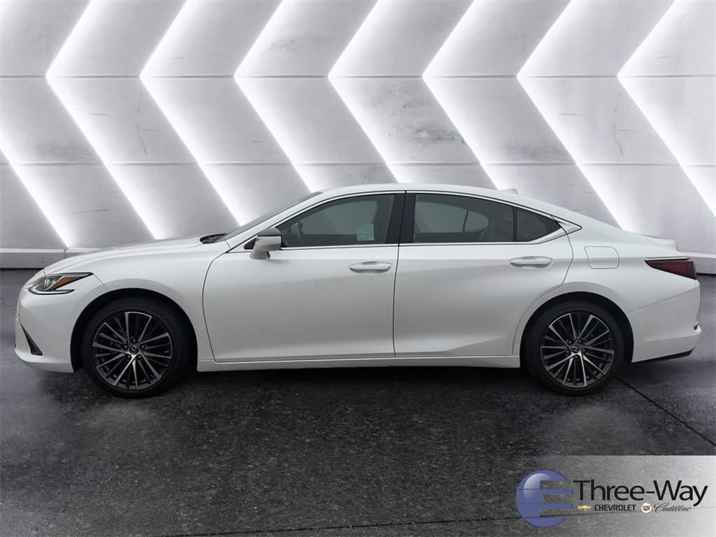 Used 2025 Lexus ES 350 w/ Premium Package image 2