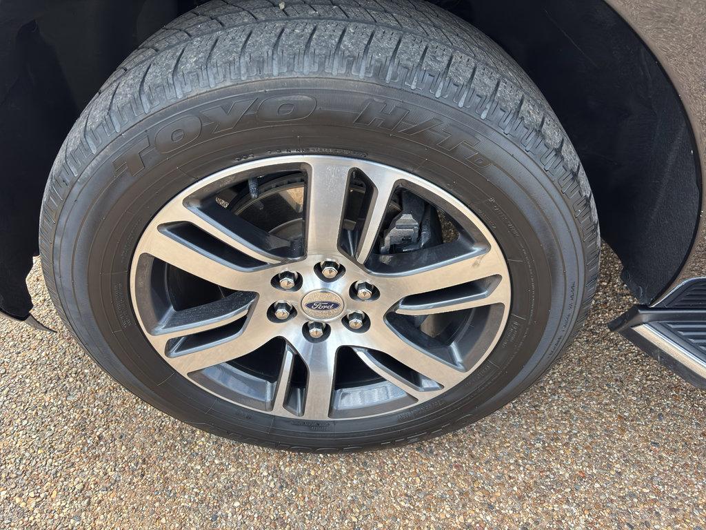 Used 2023 Ford Expedition Max Limited image 12