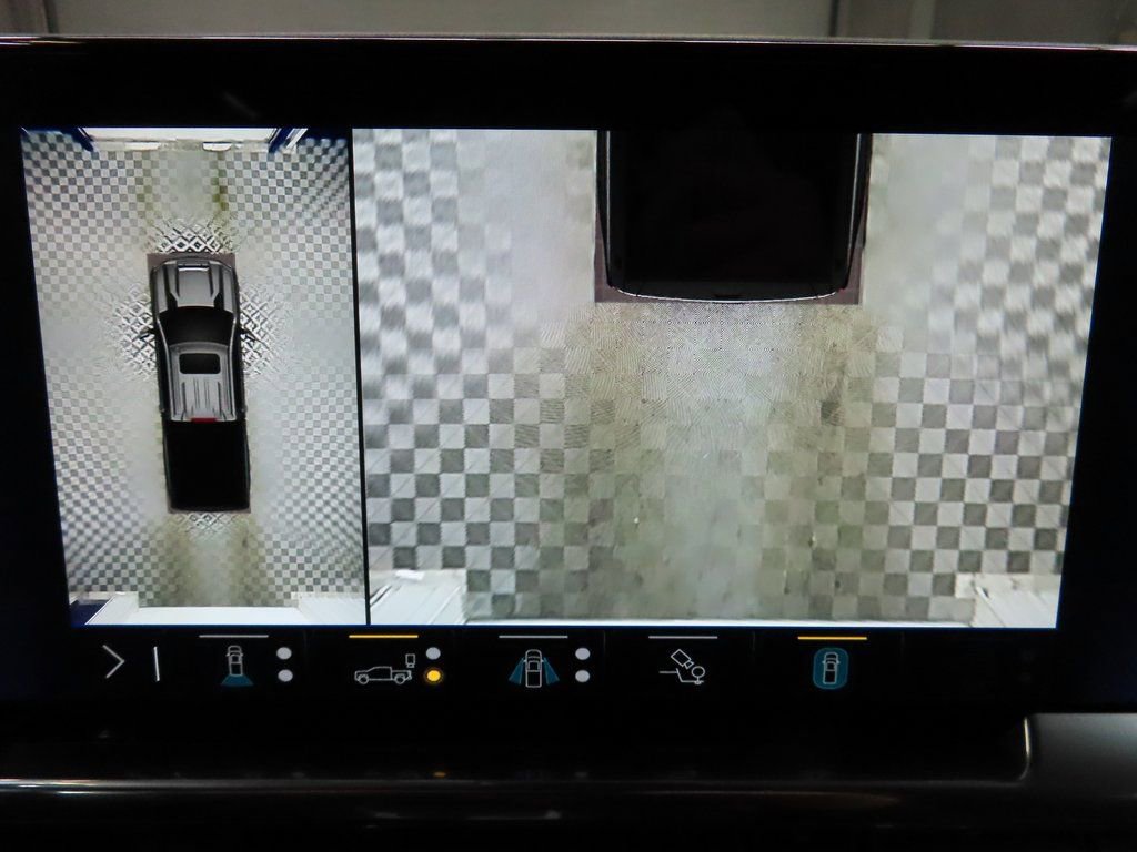 Used 2025 Chevrolet Silverado 2500 LT image 17