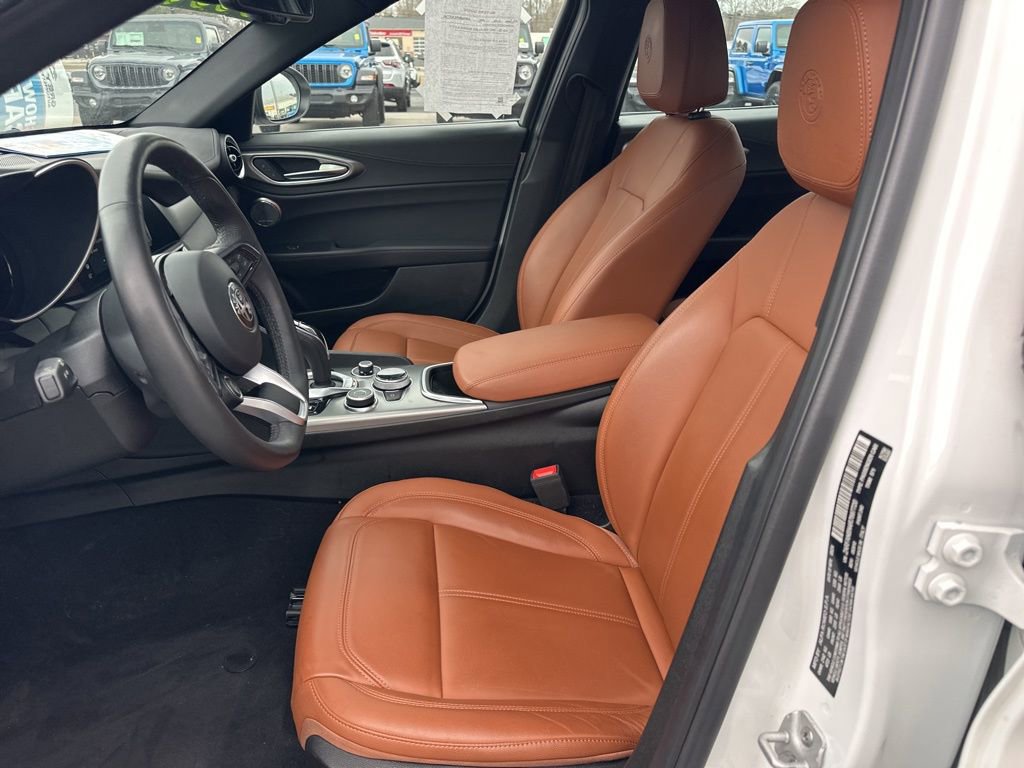 Used 2024 Alfa Romeo Giulia Ti image 11