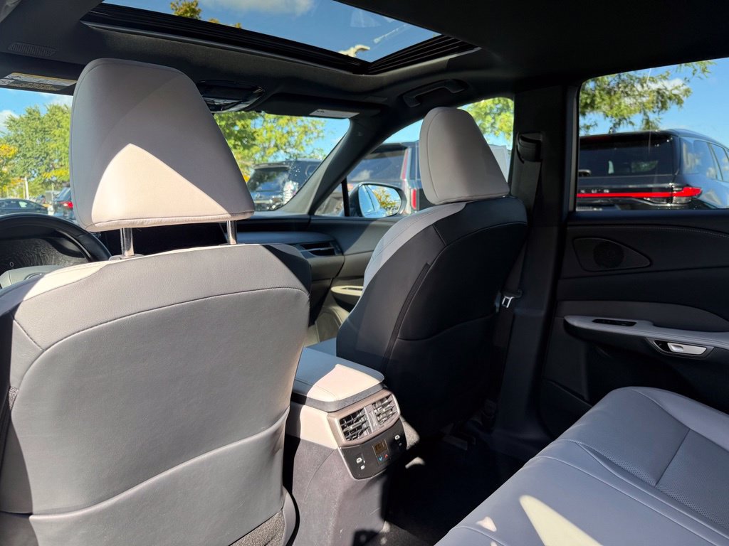 Certified 2025 Lexus RX 350h AWD/4WD image 18