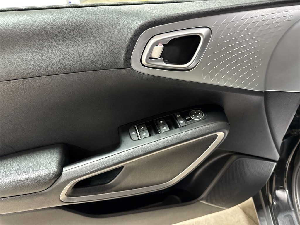 Used 2020 Kia Soul LX image 20