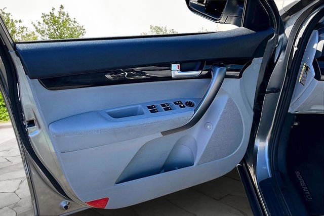 Used 2015 Kia Sorento LX image 21