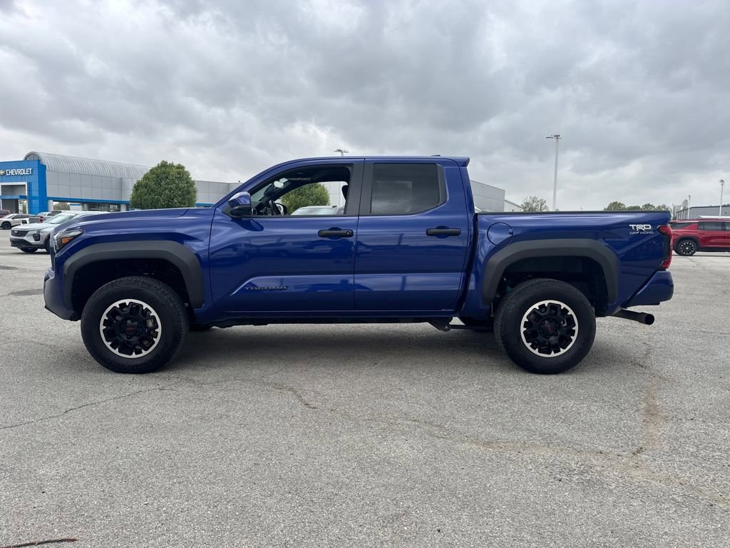 Used 2024 Toyota Tacoma TRD Off-Road image 3