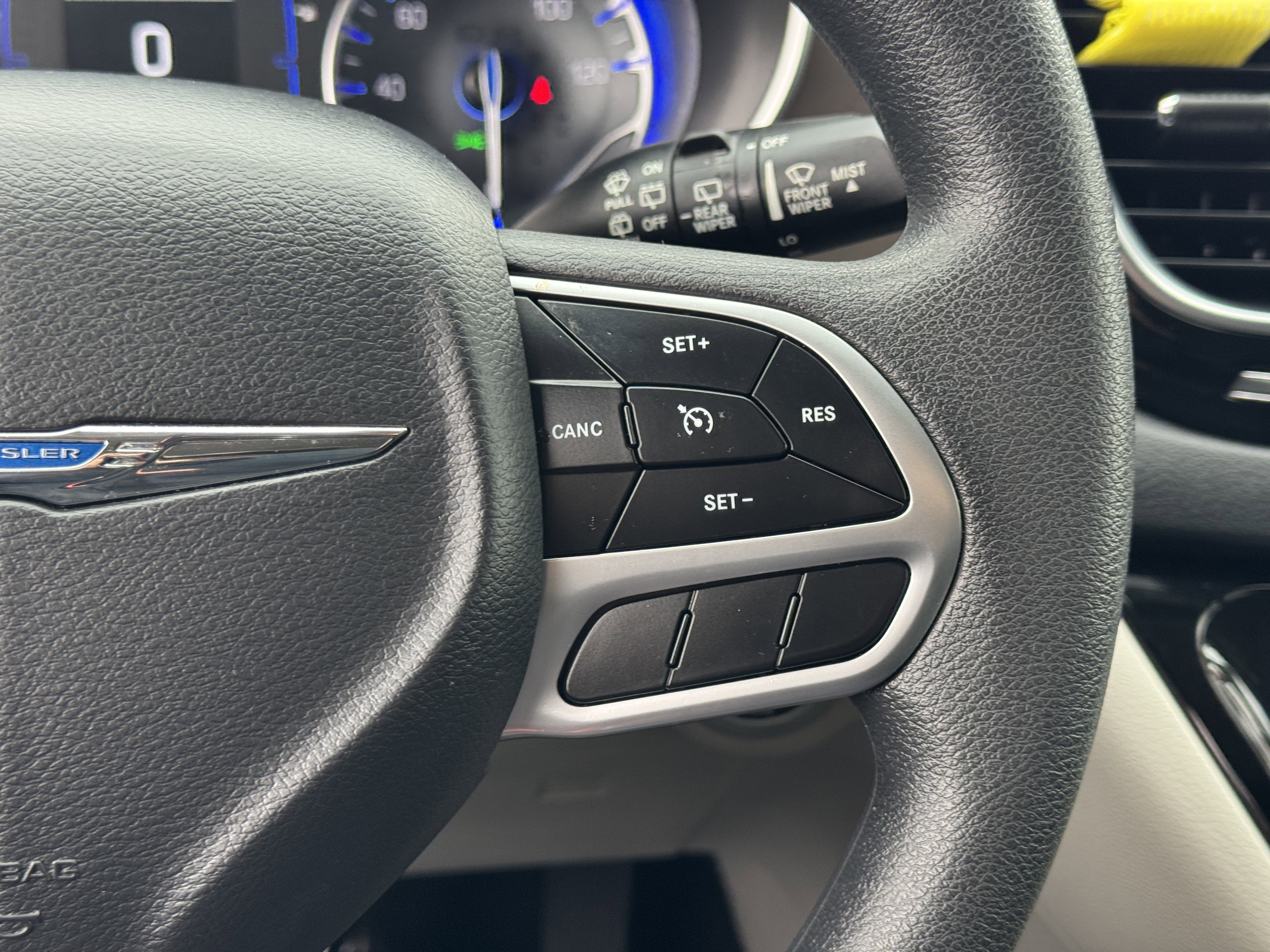 Used 2018 Chrysler Pacifica Touring Plus image 35