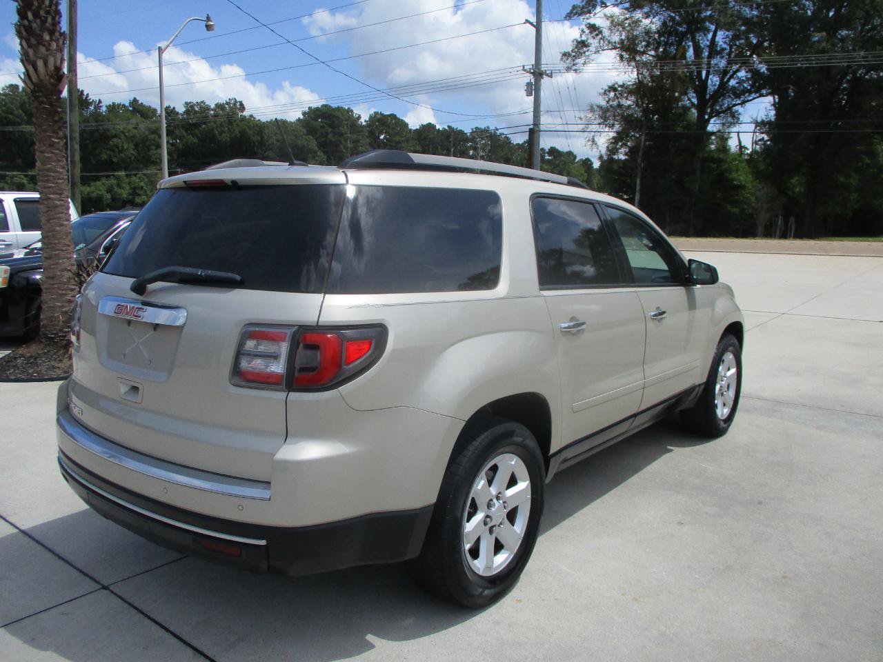 Used 2014 GMC Acadia SLE FWD image 9