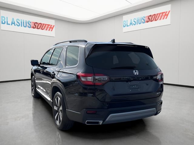 Used 2023 Honda Pilot Touring image 5