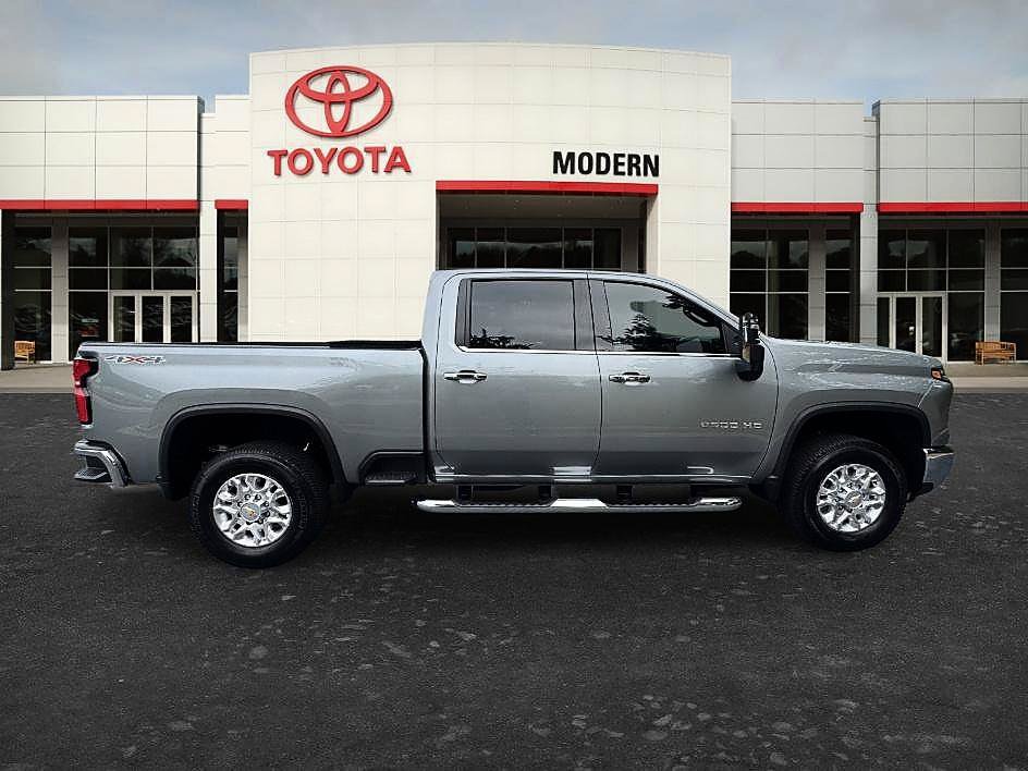Used 2025 Chevrolet Silverado 2500 LTZ w/ LTZ Premium Package AWD/4WD image 4