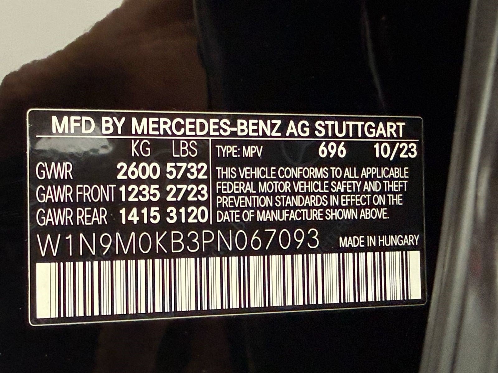 Used 2023 Mercedes-Benz EQB 300 4MATIC image 23