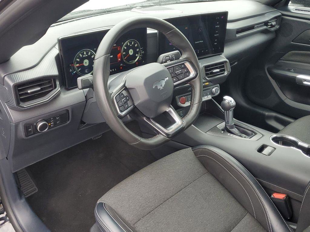 Used 2024 Ford Mustang Coupe image 7