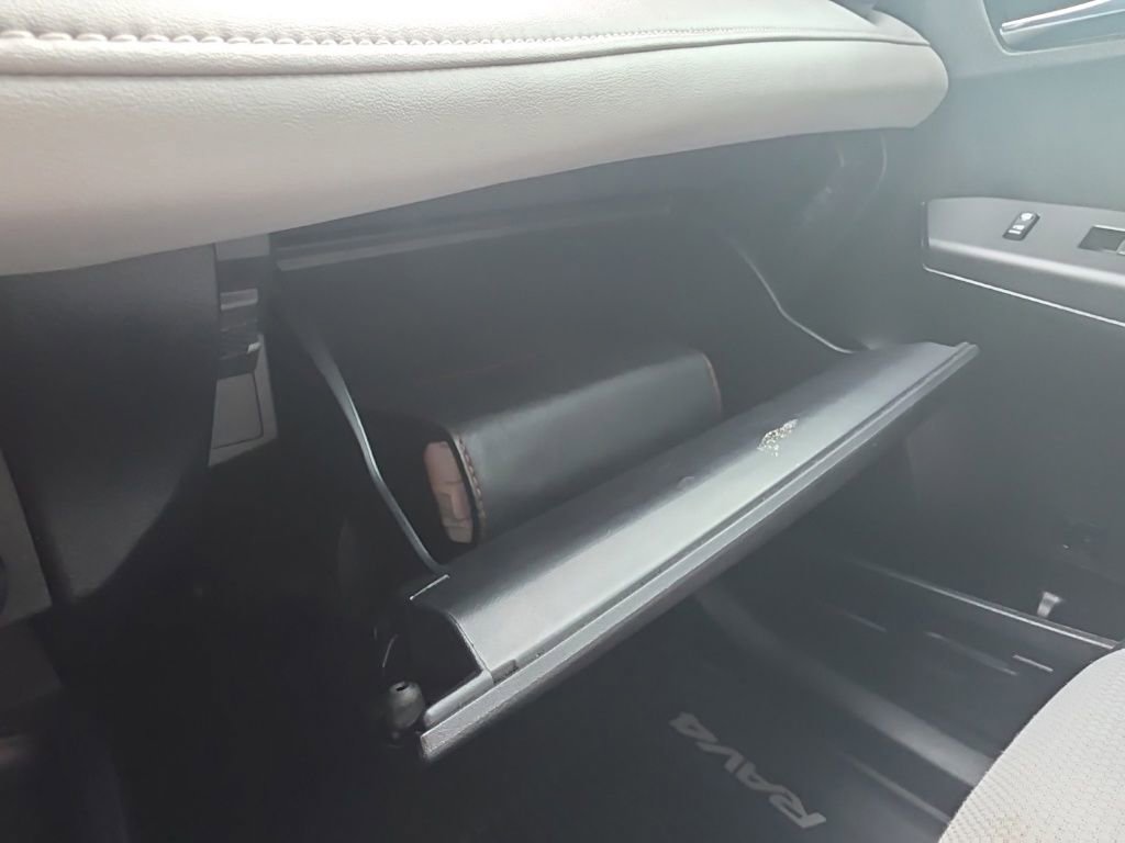 Used 2017 Toyota RAV4 XLE image 32