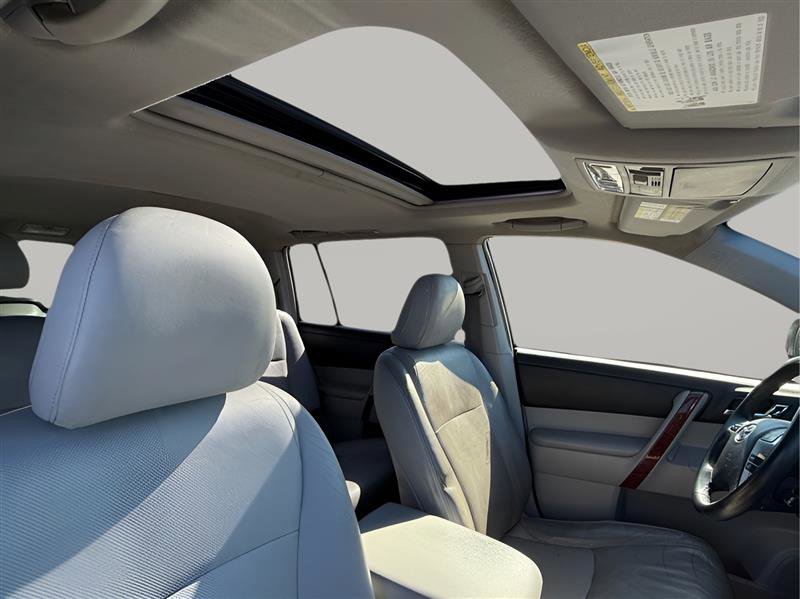 Used 2013 Toyota Highlander Limited image 24