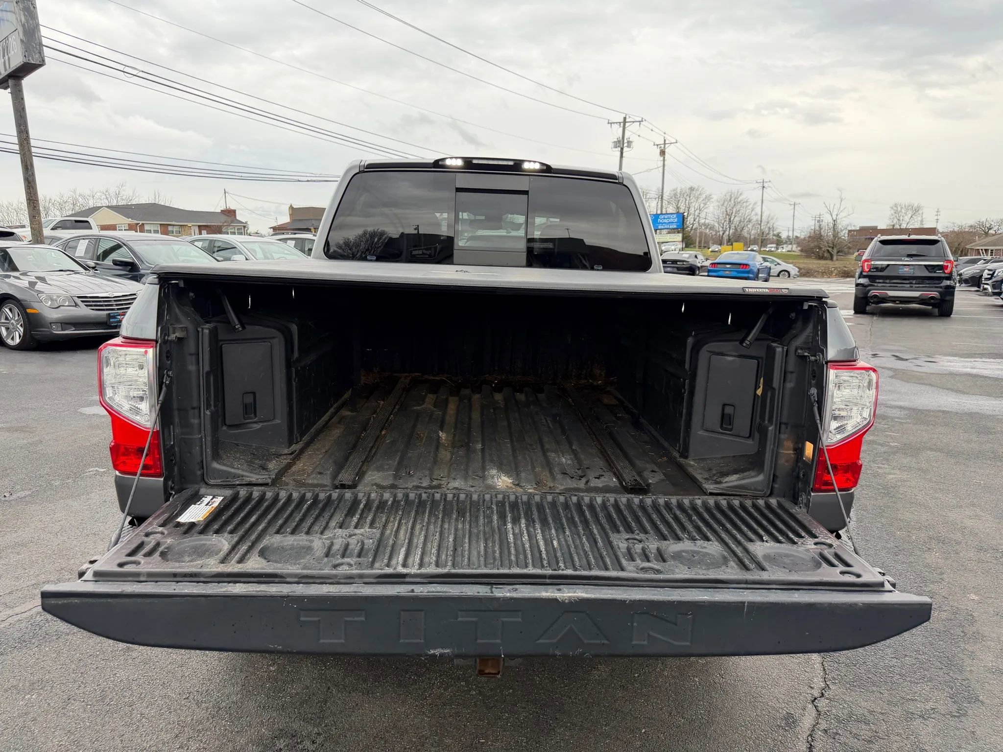 Used 2018 Nissan Titan SL AWD/4WD image 33