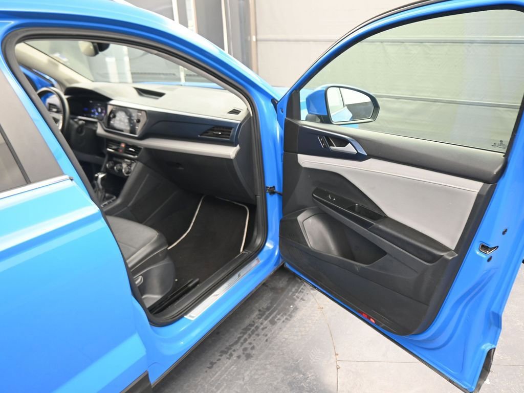 Used 2023 Volkswagen Taos SE image 42