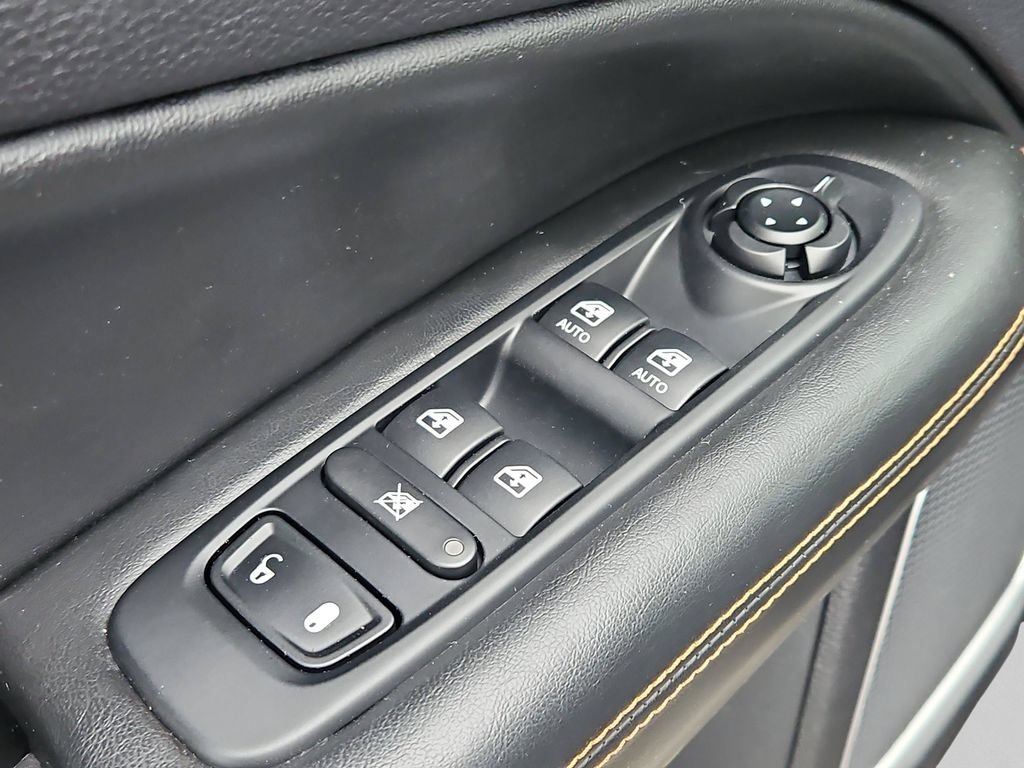 Used 2017 Jeep Compass Limited w/ Navigation Group AWD/4WD image 29