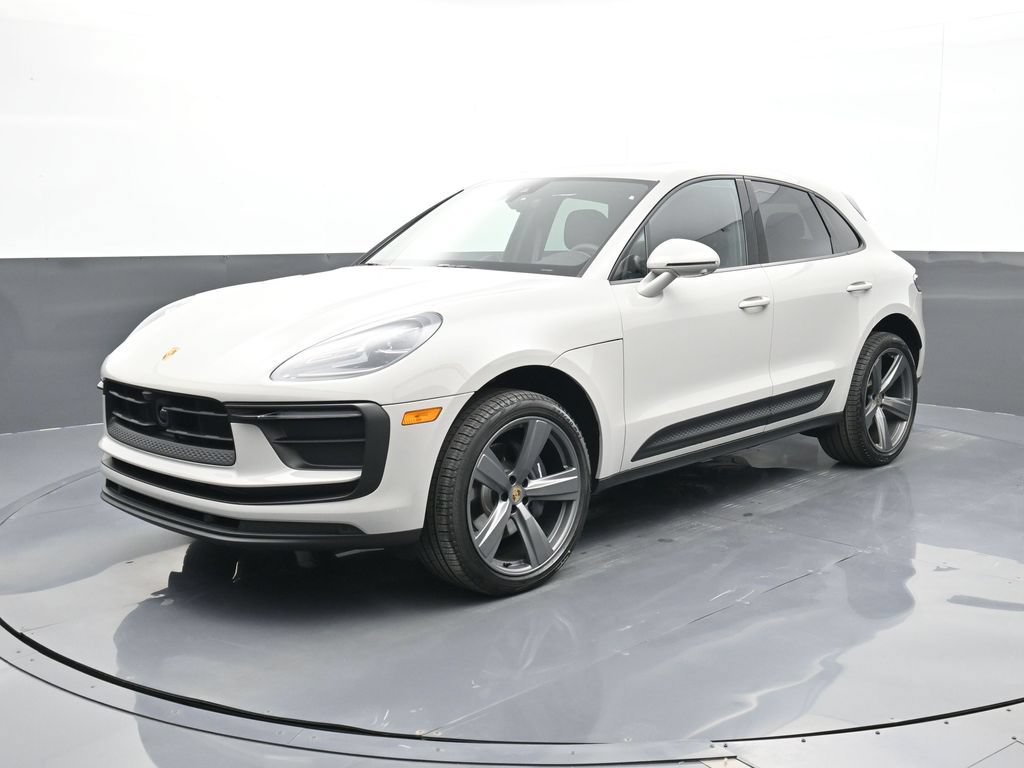 Certified 2026 Porsche Macan AWD/4WD image 1