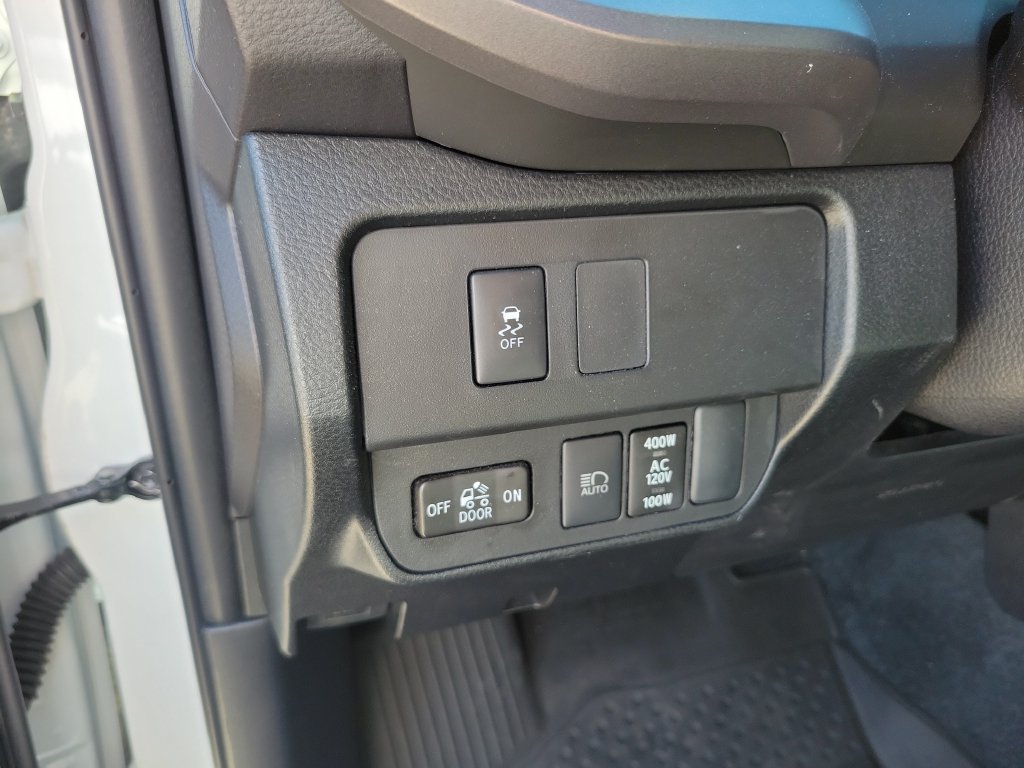Used 2023 Toyota Tacoma TRD Off-Road AWD/4WD image 15