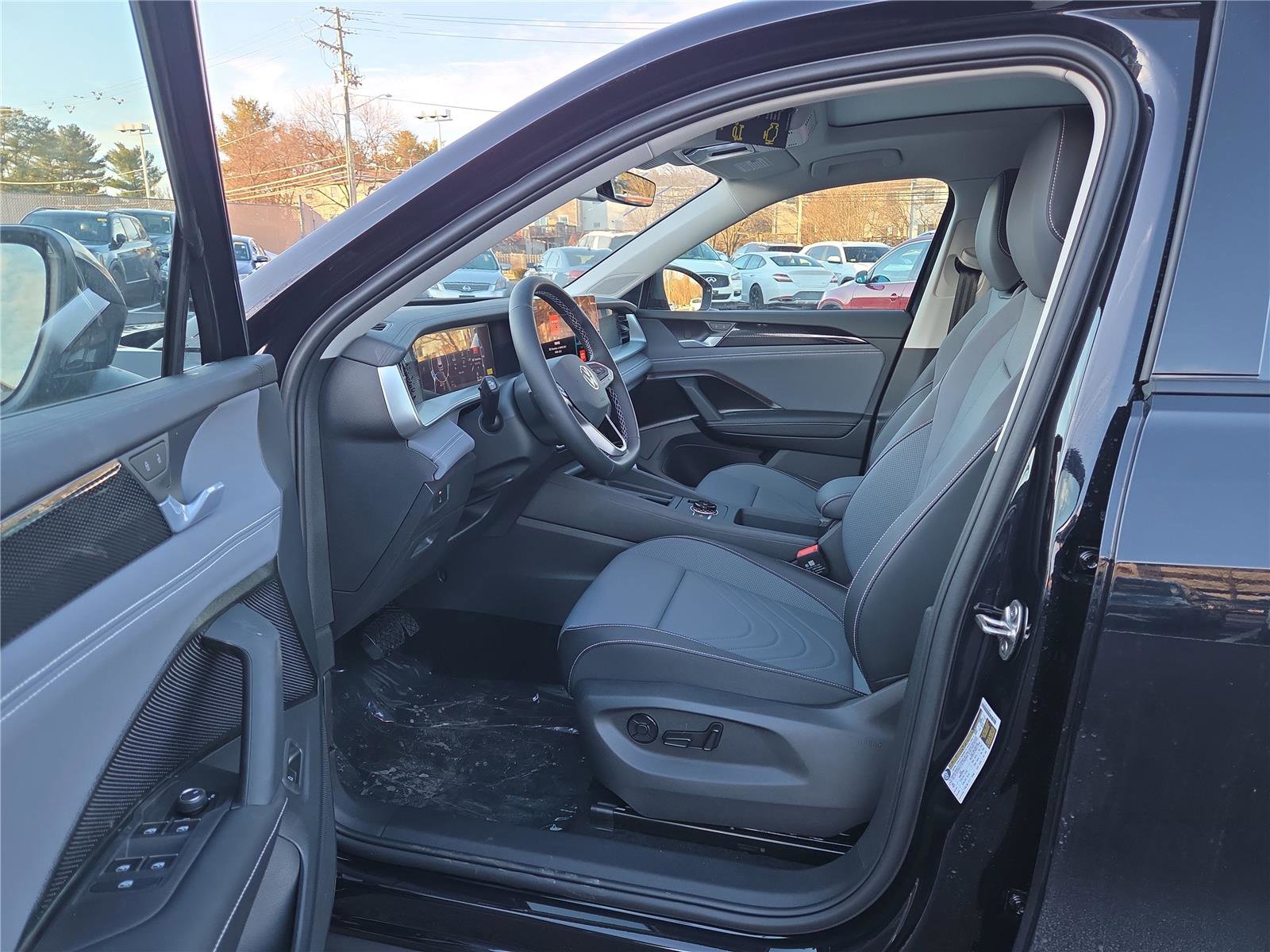 New 2026 Volkswagen Tiguan SE image 13