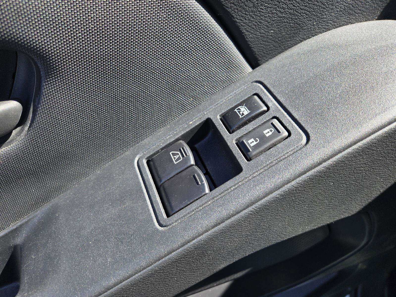 Used 2024 Nissan Frontier S RWD image 13