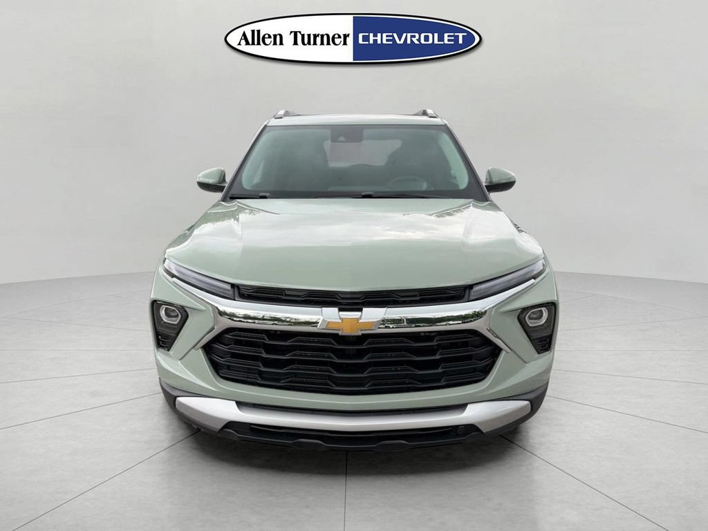 New 2026 Chevrolet TrailBlazer LT w/ LT Cold Weather Package FWD image 2