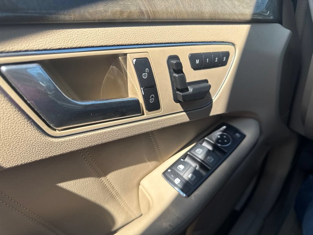 Used 2010 Mercedes-Benz E 350 Sedan image 26