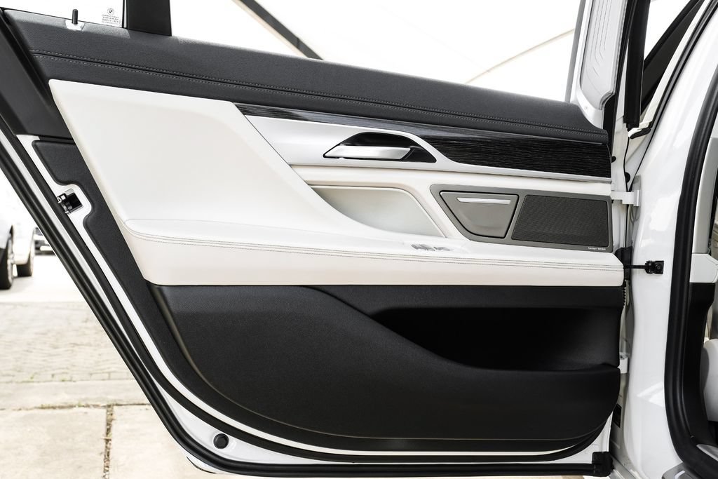 Used 2020 BMW 740i w/ Premium Package RWD image 60