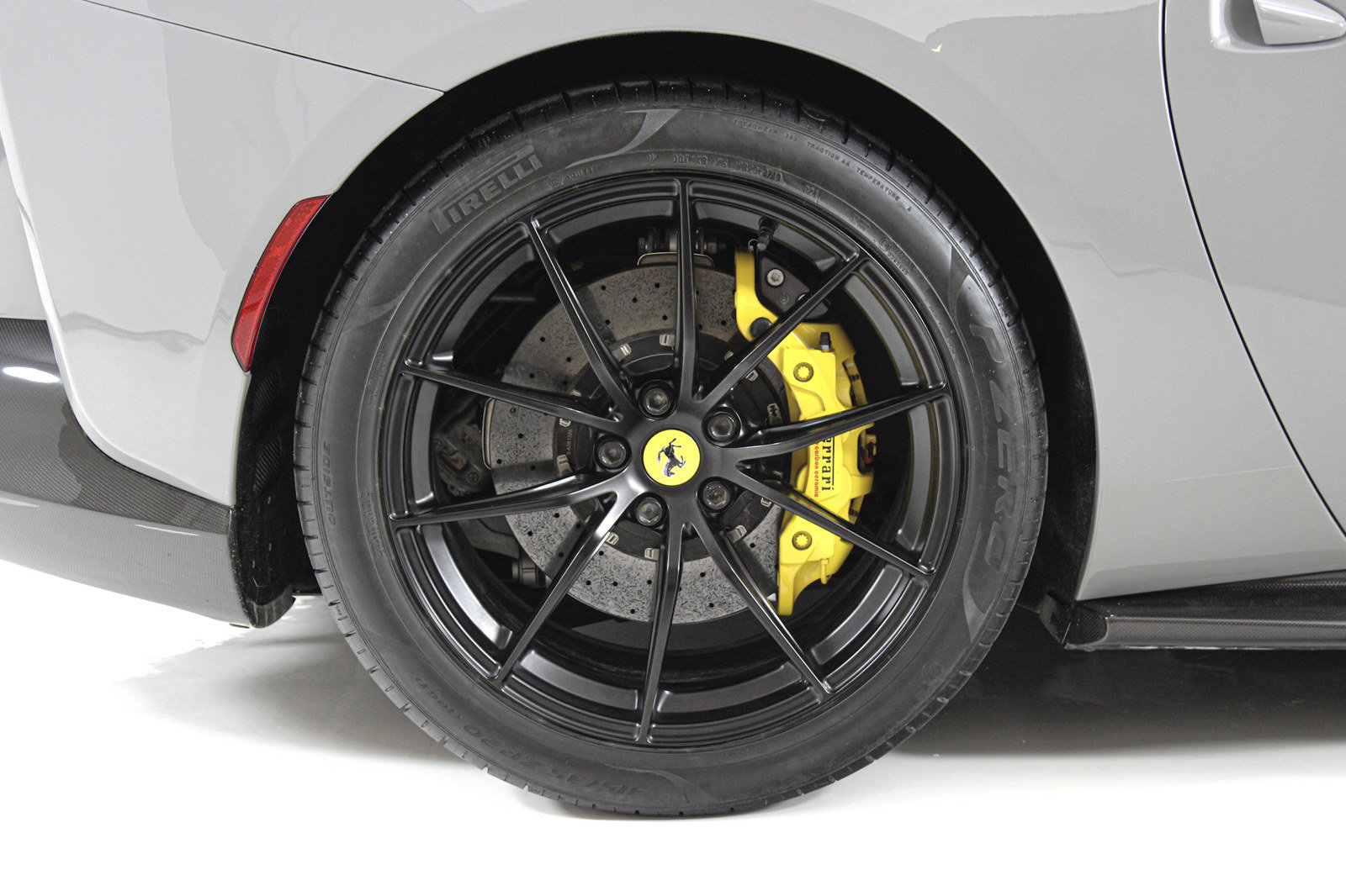 Used 2019 Ferrari 812 Superfast RWD image 17