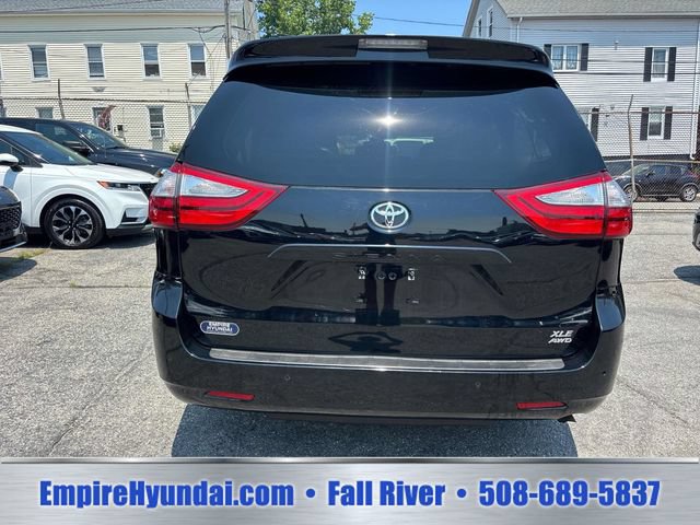 Used 2018 Toyota Sienna XLE w/ XLE Navigation Package AWD/4WD image 4