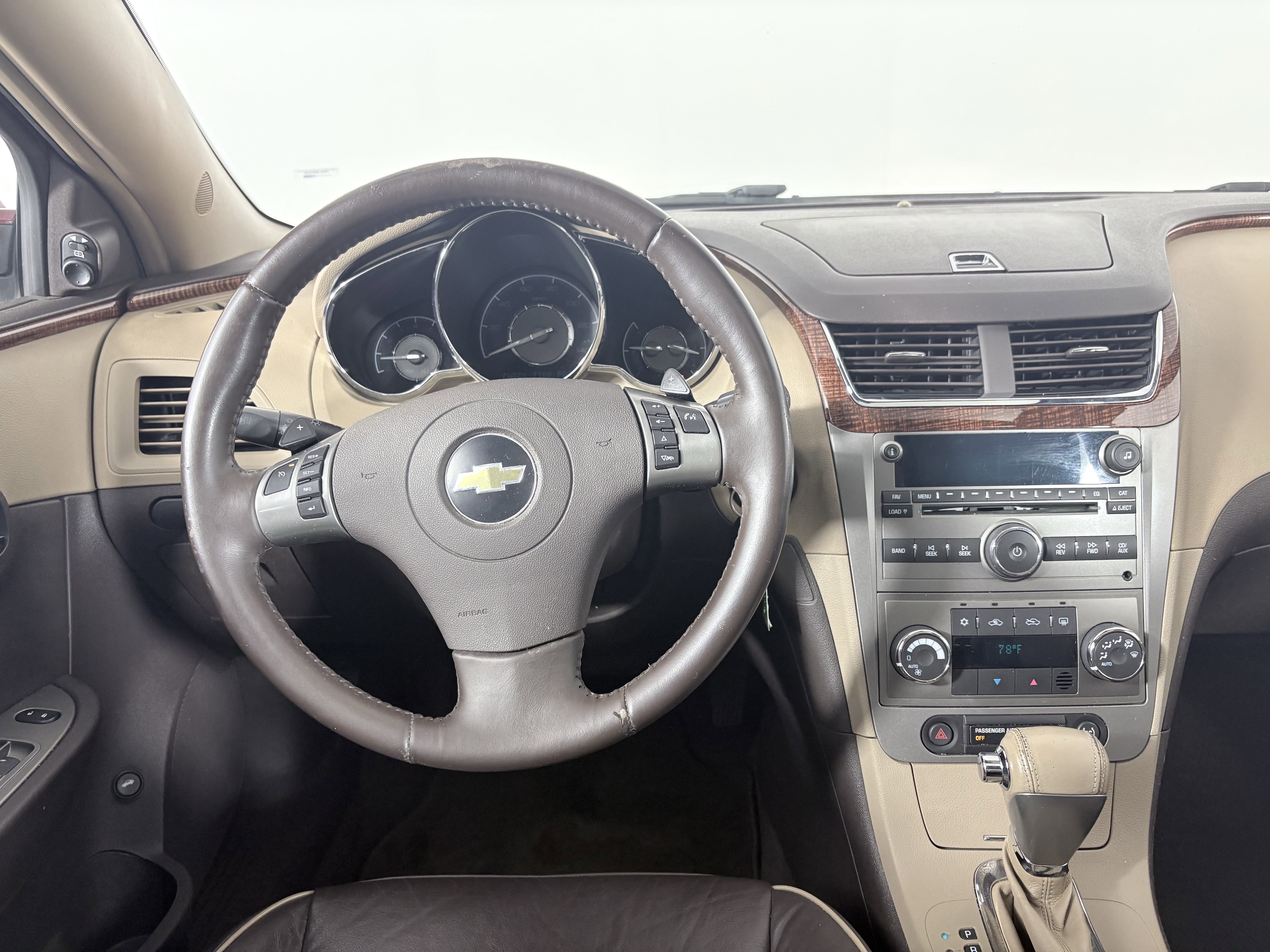 Used 2009 Chevrolet Malibu LTZ w/ Rear Power Package image 28