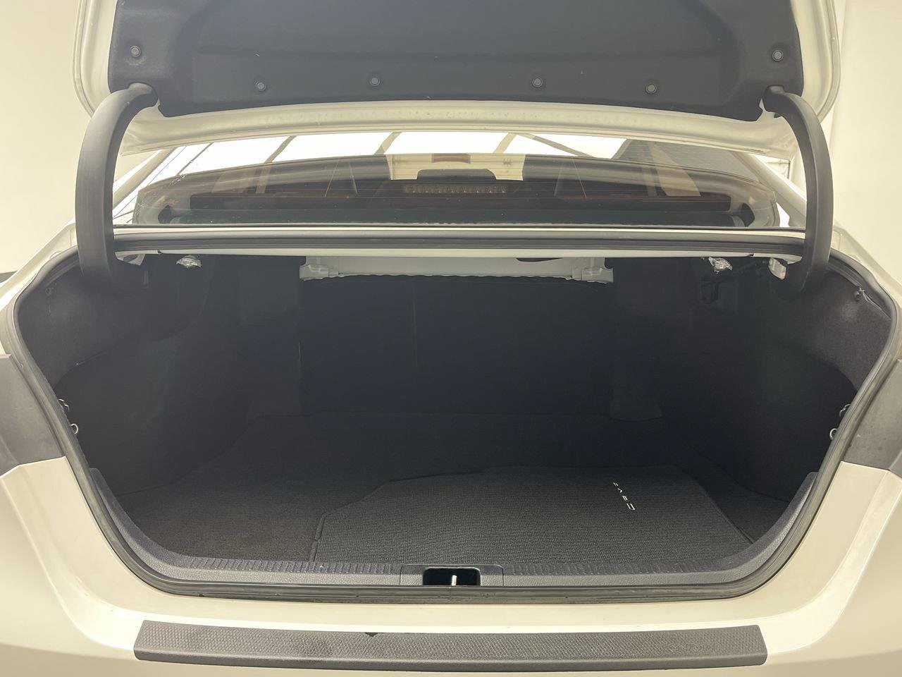 Used 2022 Toyota Camry SE w/ Carpet Mat Package (TMS) FWD image 24