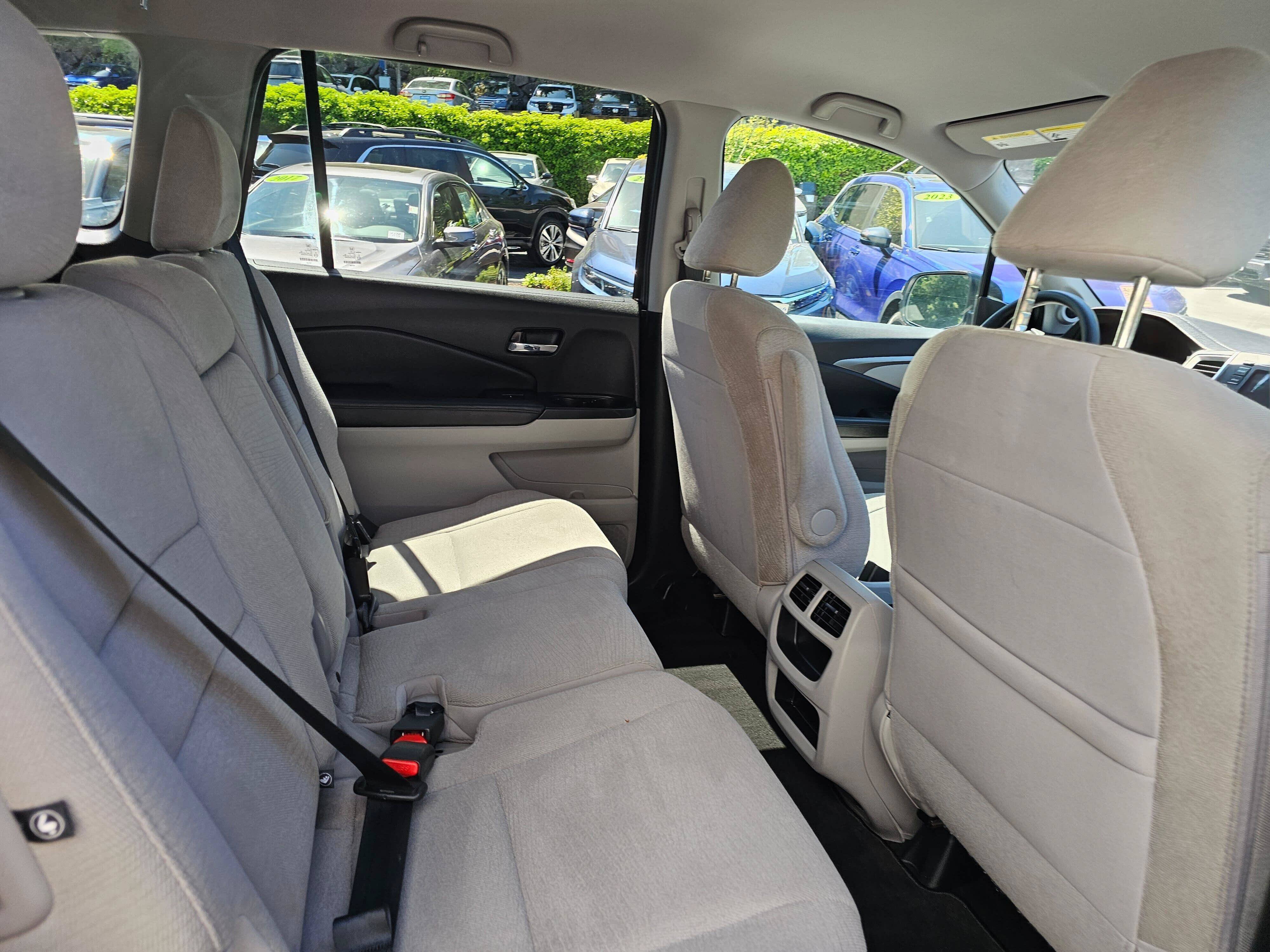 Used 2018 Honda Pilot LX image 12