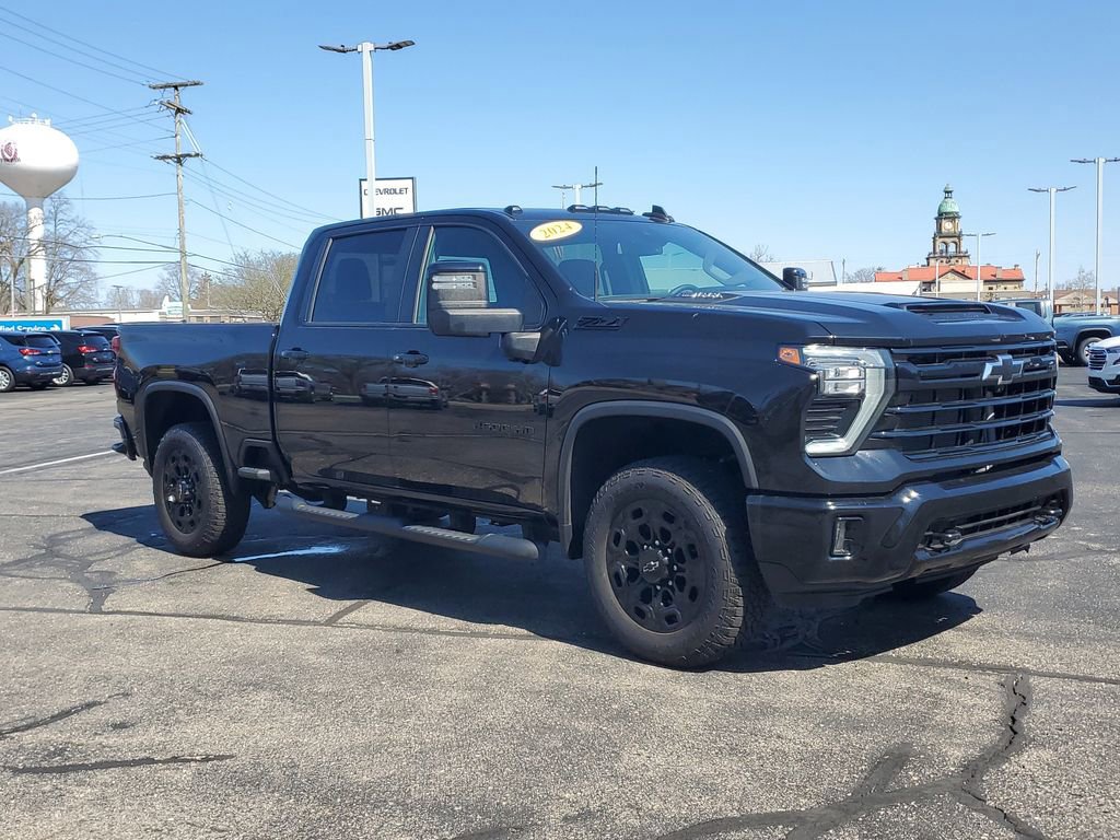 Used 2024 Chevrolet Silverado 2500 LT w/ Midnight Edition image 2